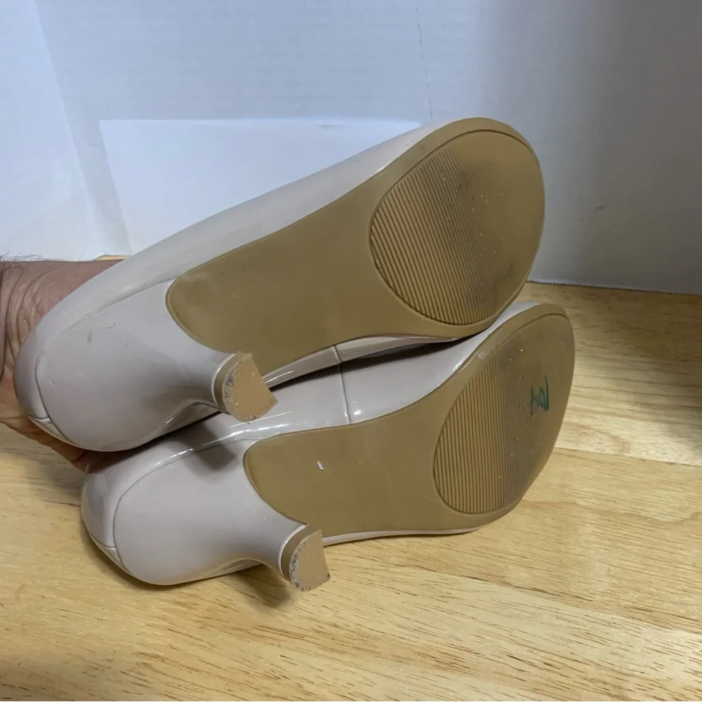 Jellypop Nude Patent Leather Wedge Heel Shoes‎ Size 7M